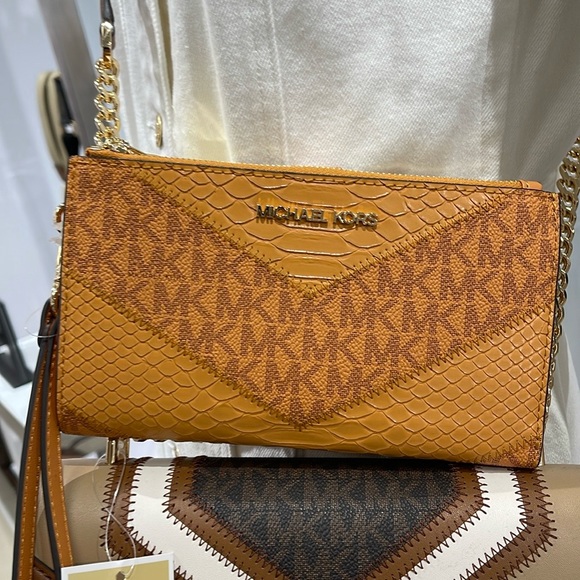 MICHAEL KORS JST LG DOUBLE ZIP WRISTLET WALLET PHONE HOLDER 
CIDER
NWT - Picture 3 of 16